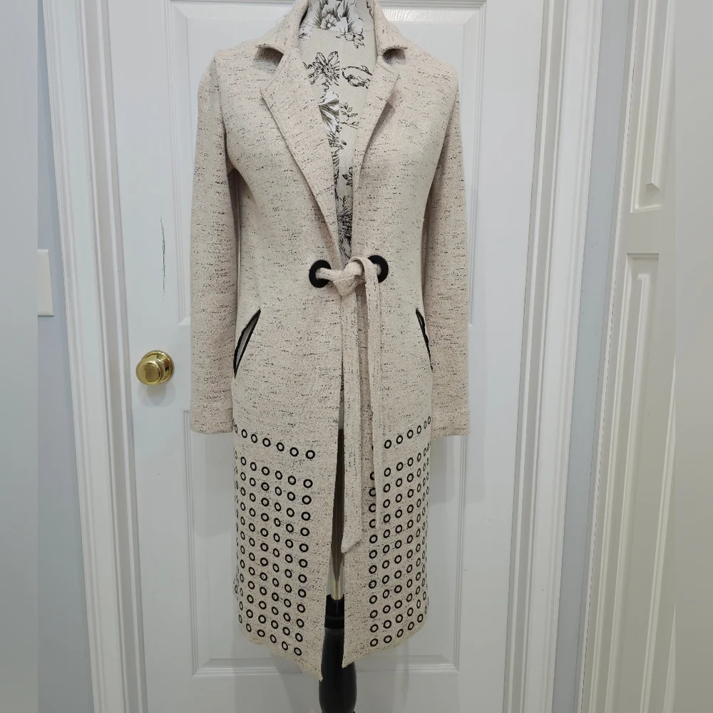 NIC+ZOE Elegant Cream Women's Coat with Black Accents, Size XS - Picture 3 of 11